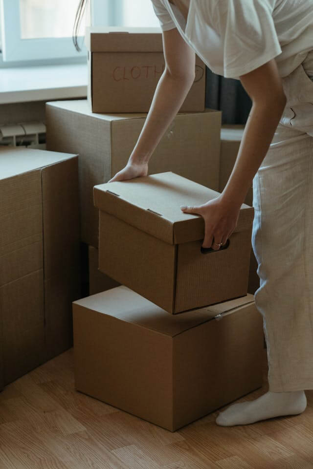 Apilando cajas de mudanzas